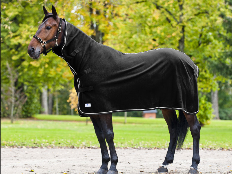 horzeハイネックフリースラグBL