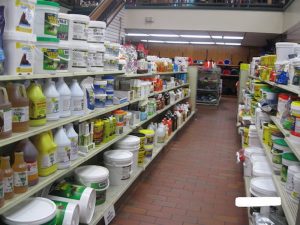 アメリカ乗馬用品店のサプリ売り場