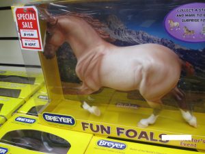 アメリカ乗馬用品店の馬の人形