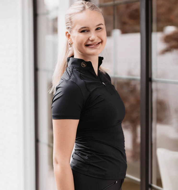 Back on Trackイネス・セラピックレディースシャツ