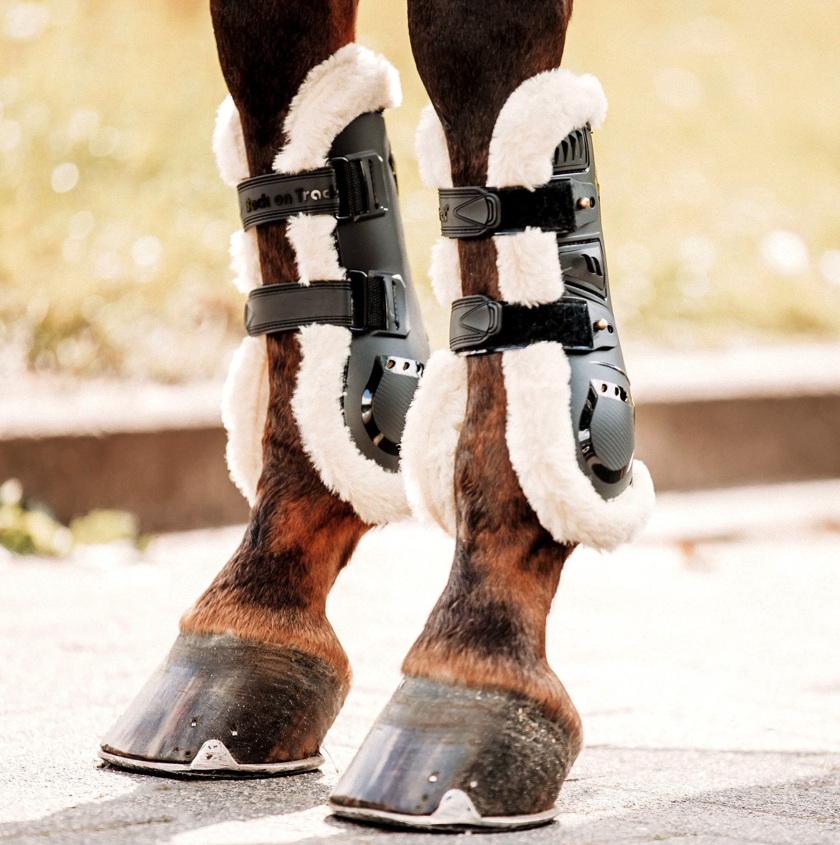 Back on Trackセラピック・ファー付きエアーフローテンドンブーツ