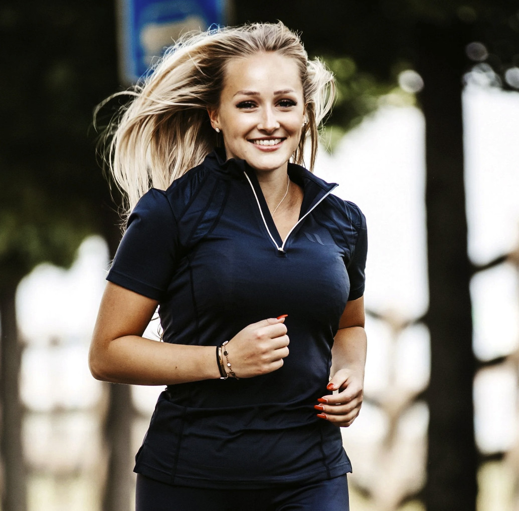 Back on Trackセラピック・オリビア・レディースハーフジップシャツ